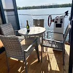 Hausboot Traumzeitboot Jutta - Exklusiver Festlieger In Perfekter Lage Am Scharmuetzelsee