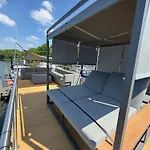 Hausboot Traumzeitboot Jutta - Exklusiver Festlieger In Perfekter Lage Am Scharmuetzelsee Bateau-hôtel