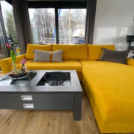 Traumzeitboot Jutta - Exklusiver Festlieger In Perfekter Lage Am Scharmuetzelsee Bad Saarow