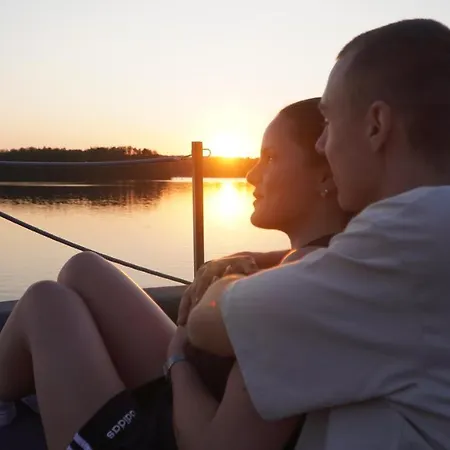 Πλωτό κατάλυμα Traumzeitboot Jutta - Exklusiver Festlieger In Perfekter Lage Am Scharmuetzelsee *