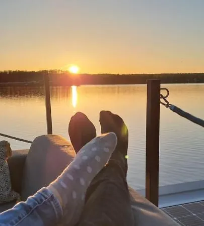 Hausboot Traumzeitboot Jutta - Exklusiver Festlieger In Perfekter Lage Am Scharmuetzelsee ספינת מלון