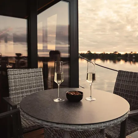 Traumzeitboot Jutta - Exklusiver Festlieger In Perfekter Lage Am Scharmuetzelsee Bad Saarow