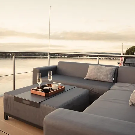 Traumzeitboot Jutta - Exklusiver Festlieger In Perfekter Lage Am Scharmuetzelsee Botel