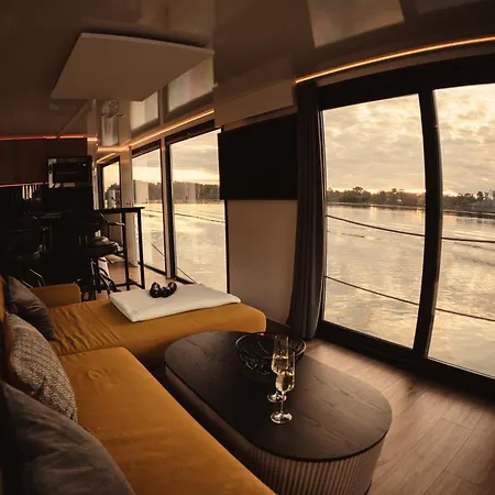 Traumzeitboot Jutta - Exklusiver Festlieger In Perfekter Lage Am Scharmuetzelsee Botel *