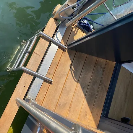 Hausboot Traumzeitboot Jutta - Exklusiver Festlieger In Perfekter Lage Am Scharmuetzelsee *