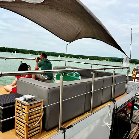 Traumzeitboot Jutta - Exklusiver Festlieger In Perfekter Lage Am Scharmuetzelsee Bad Saarow