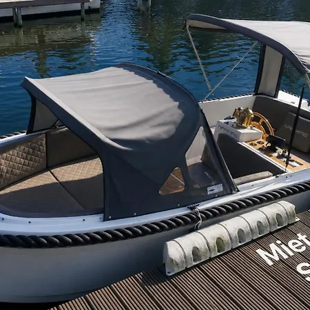 Hausboot Traumzeitboot Jutta - Exklusiver Festlieger In Perfekter Lage Am Scharmuetzelsee Tekne Bad Saarow