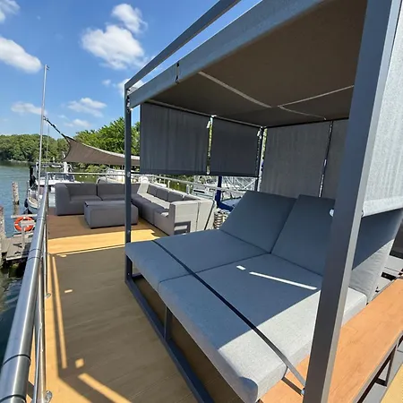 Hausboot Traumzeitboot Jutta - Exklusiver Festlieger In Perfekter Lage Am Scharmuetzelsee ספינת מלון