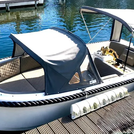 Hausboot Traumzeitboot Jutta - Exklusiver Festlieger In Perfekter Lage Am Scharmuetzelsee *