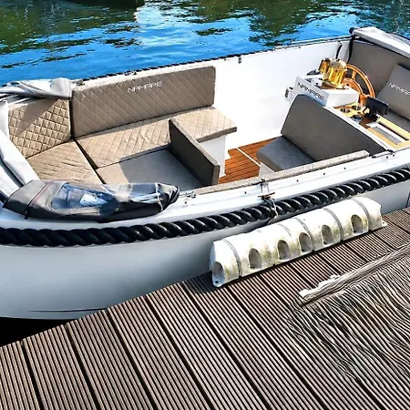 Bateau-hôtel Hausboot Traumzeitboot Jutta - Exklusiver Festlieger In Perfekter Lage Am Scharmuetzelsee