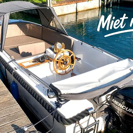 Hausboot Traumzeitboot Jutta - Exklusiver Festlieger In Perfekter Lage Am Scharmuetzelsee Bateau-hôtel Bad Saarow