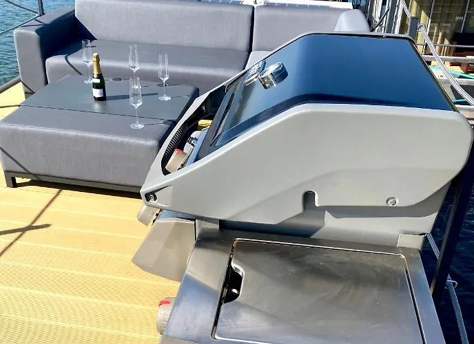 Hausboot Traumzeitboot Jutta - Exklusiver Festlieger In Perfekter Lage Am Scharmuetzelsee *