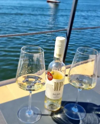 Bateau-hôtel Traumzeitboot Jutta - Exklusiver Festlieger In Perfekter Lage Am Scharmuetzelsee