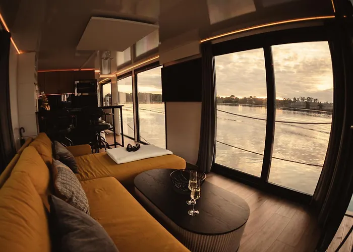 Traumzeitboot Jutta - Exklusiver Festlieger In Perfekter Lage Am Scharmuetzelsee Bateau-hôtel *