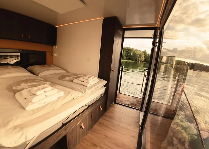 Bateau-hôtel Traumzeitboot Jutta - Exklusiver Festlieger In Perfekter Lage Am Scharmuetzelsee Bad Saarow